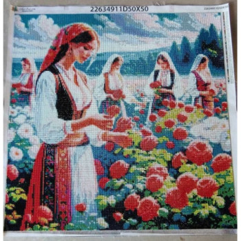Goblen  de  diamante - Dimineata la cules de trandafiri in Bulgaria